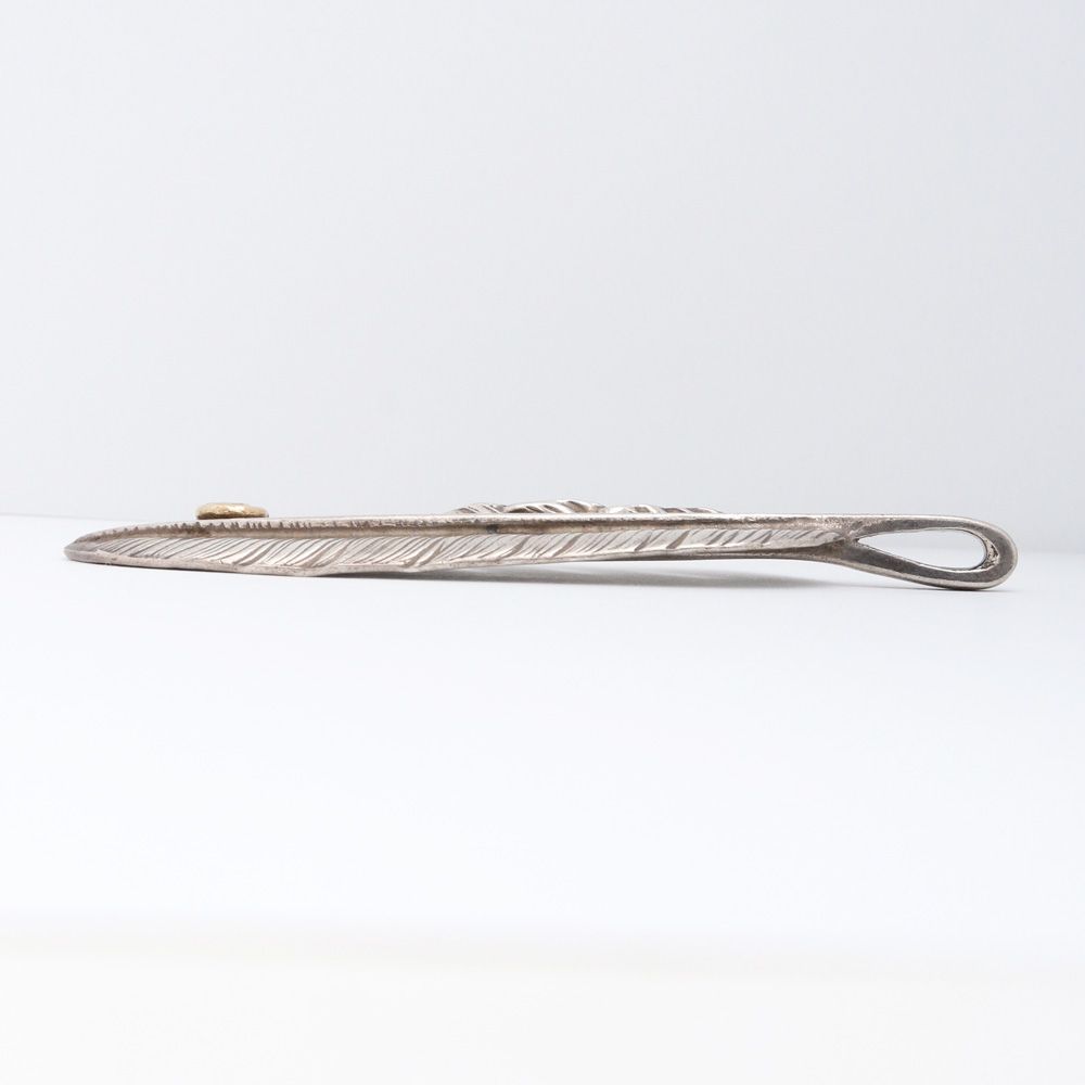 goro's メタル付き特大フェザー 右向き OLD - メルカリ