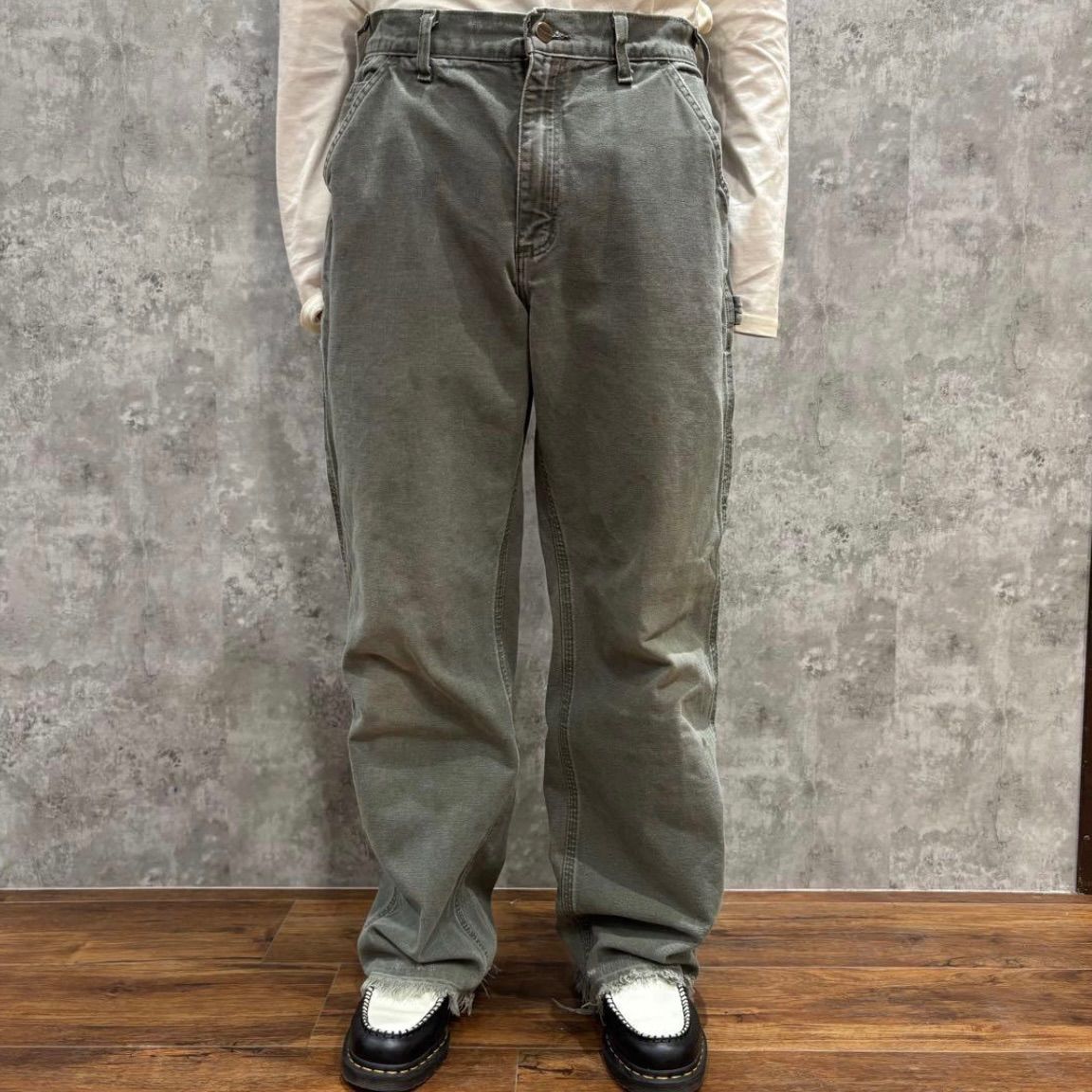 USA古着 Carhartt カーハート ダブルニー ダック ワークパンツ B 11 モスグリーン カットオフ加工 フリンジ