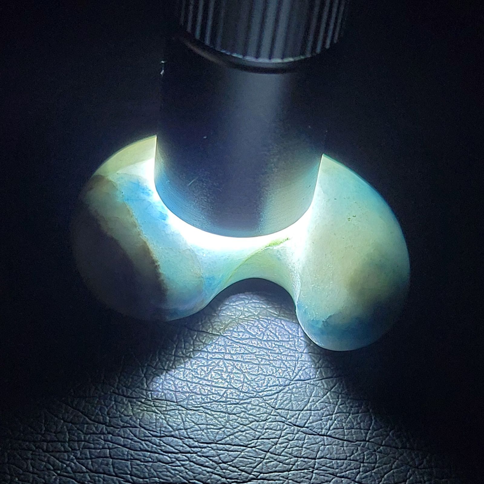 糸魚川翡翠 コン沢 勾玉 入コン沢 勾玉:糸魚川翡翠 BMT0550 | 糸魚川翡翠工房こたきBASE店