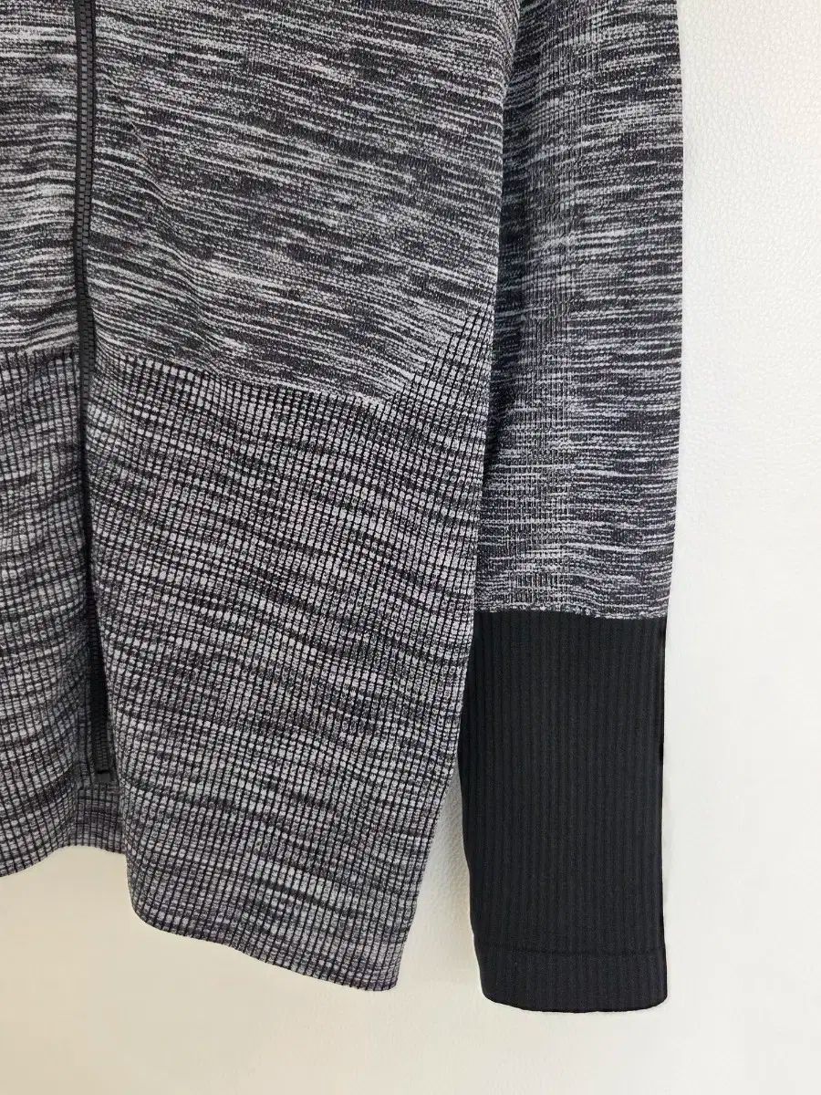 ゴルフニット ジップアップ