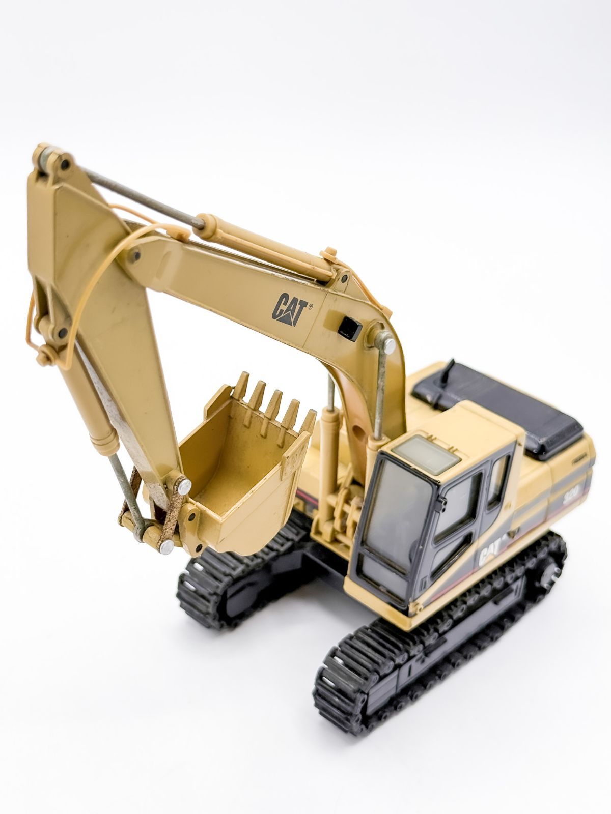 ＣＡＴ　油圧ショベル　３２０Ｄ　1／40 ミニカー　未使用 希少！Caterpillar 320 油圧ショベル ミニチュア建機 1/40