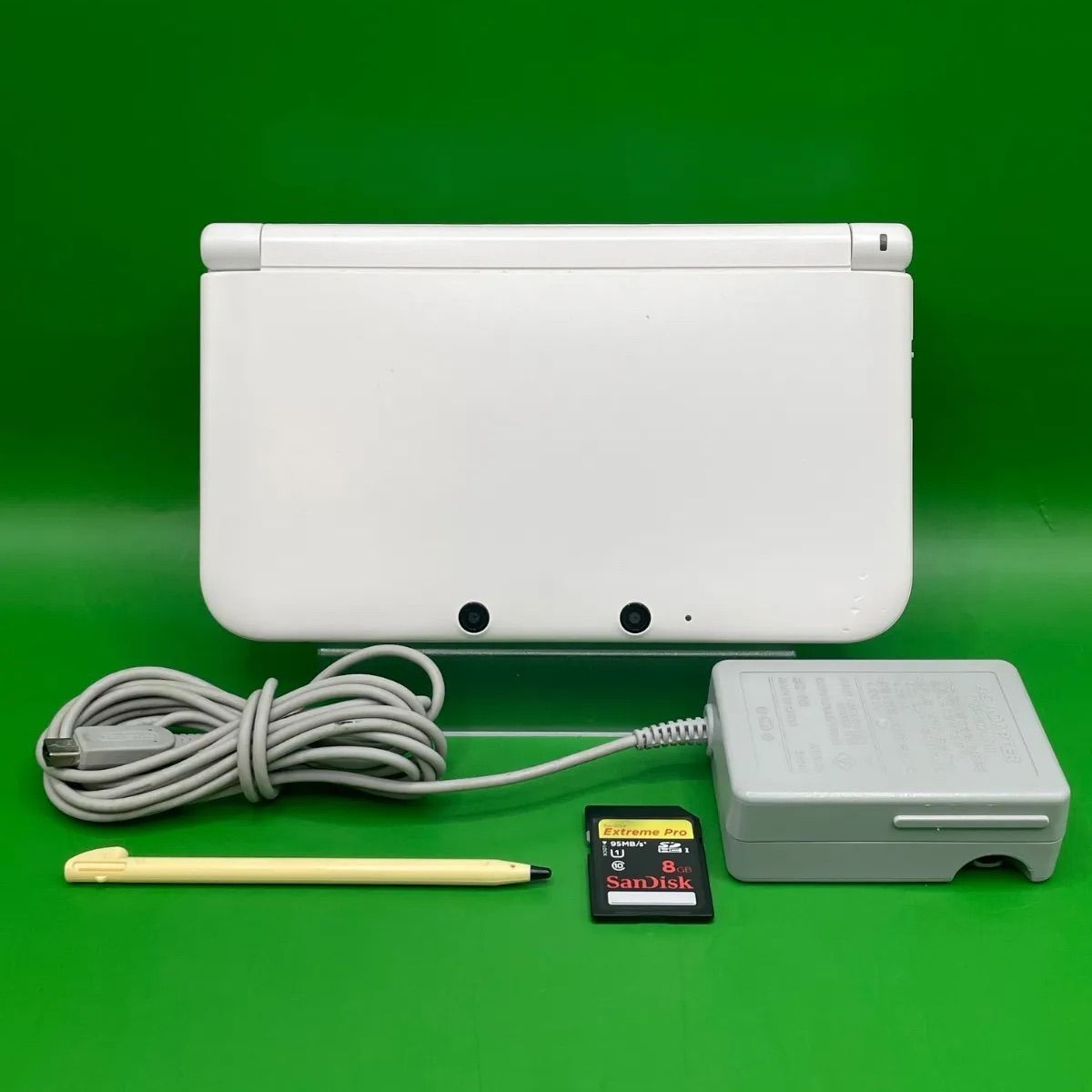ニンテンドー3DS LL ホワイト本体 SDカード付き 【公式通販】