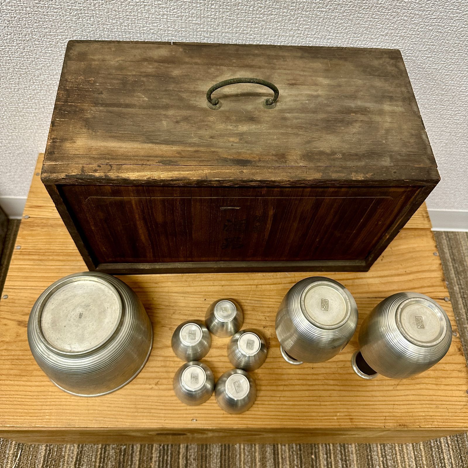 ＜作家物＞徳利、盃 (お猪口)【木箱付き 】陶器、酒器、食器 、希少‼️2点セット Amazon.co.jp: ＜作家物＞徳利、盃 (お猪口)木箱付き 陶器、酒器