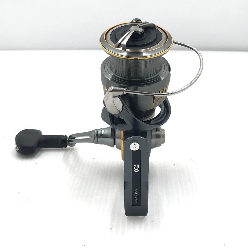 スピニングリール 釣り