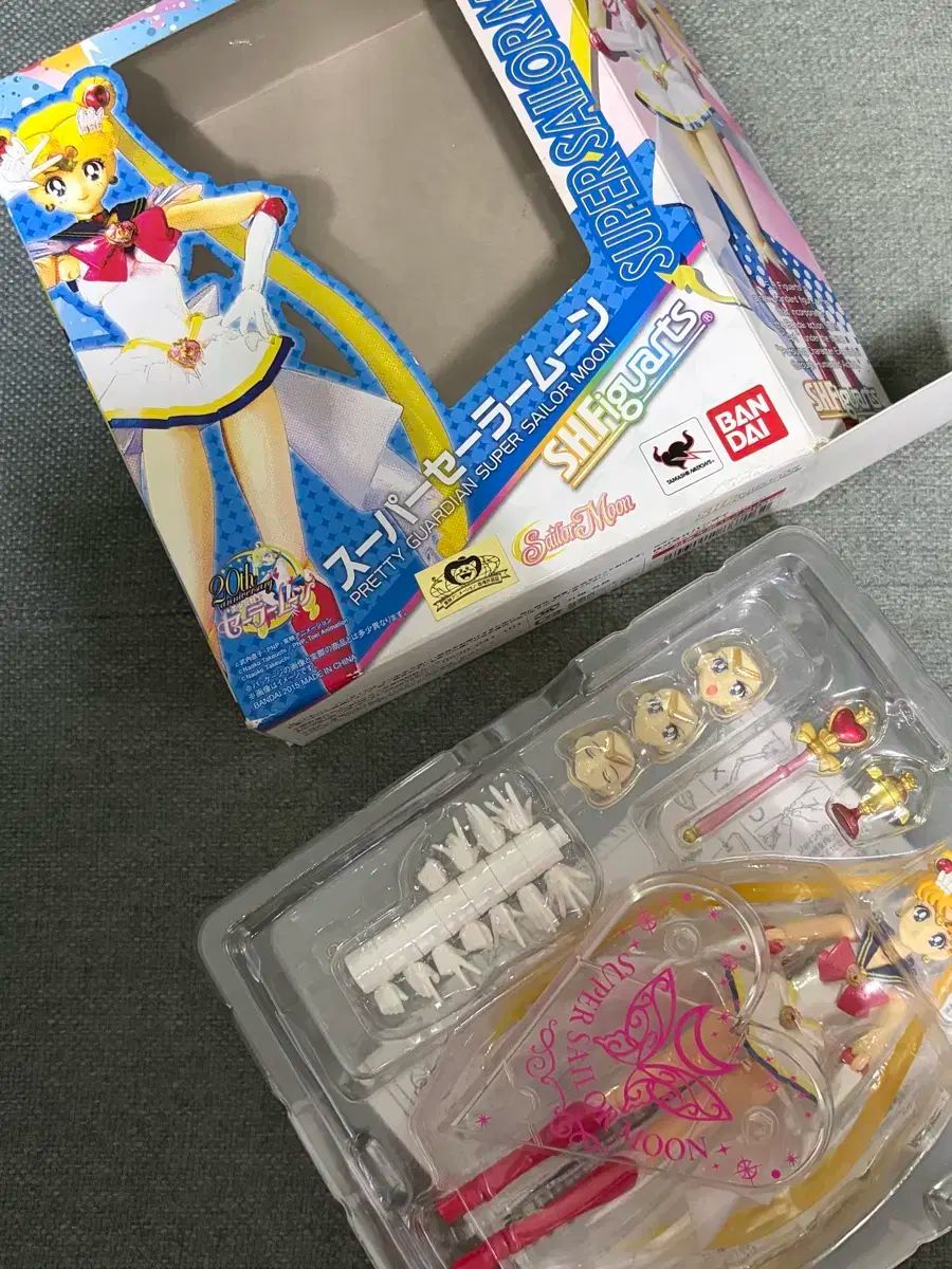 S H Figuarts フィギュアアート スーパー セーラームーン