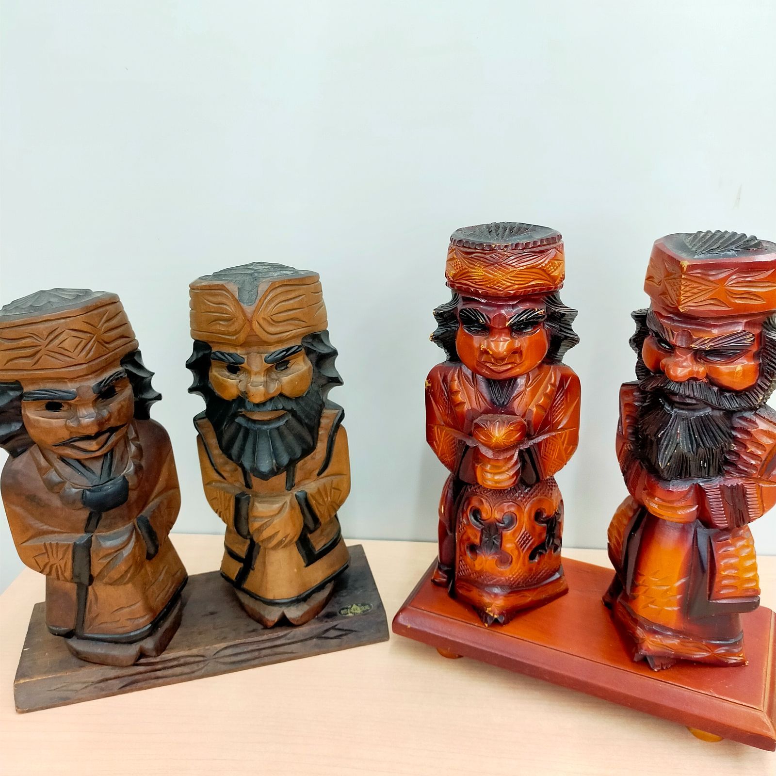 木彫り人形 2体セット 伝統工芸品 工芸品 民芸品 木彫り ペア 人形 2点セット 台座付き - メルカリ