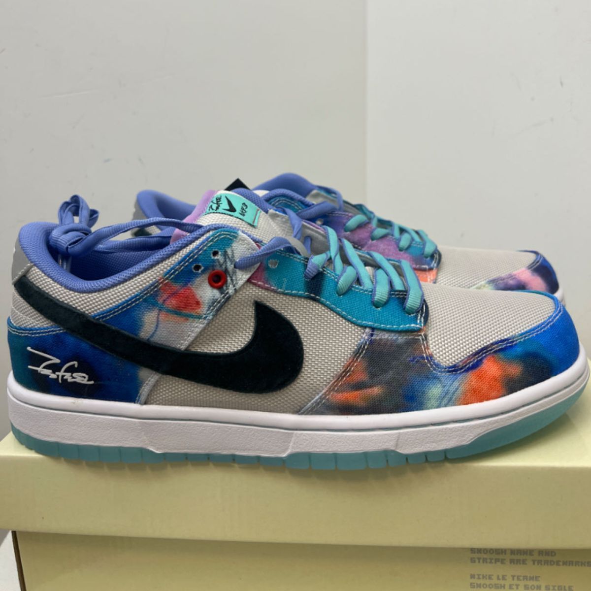 Futura × Nike SB Dunk Low 