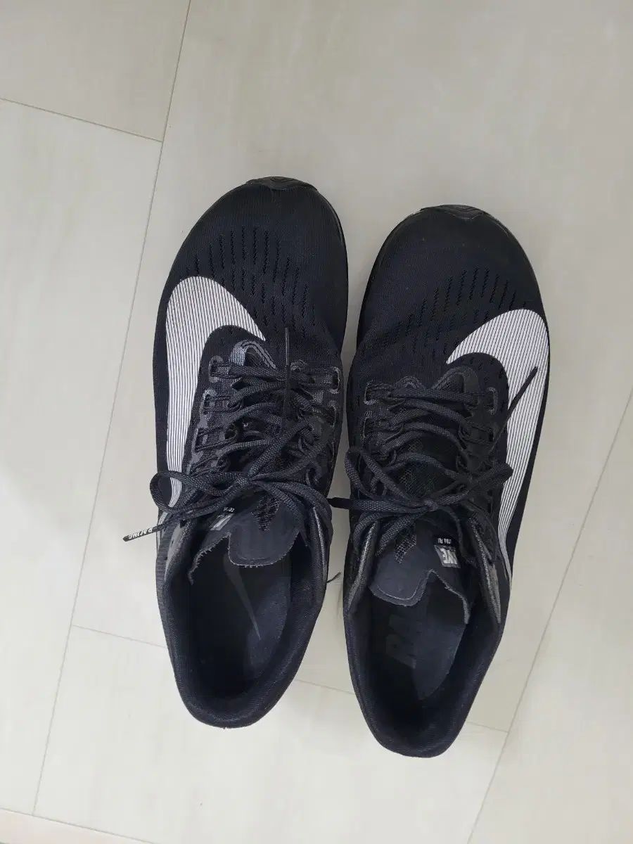 NIKE ナイキ ズームフライ 黒 白 275