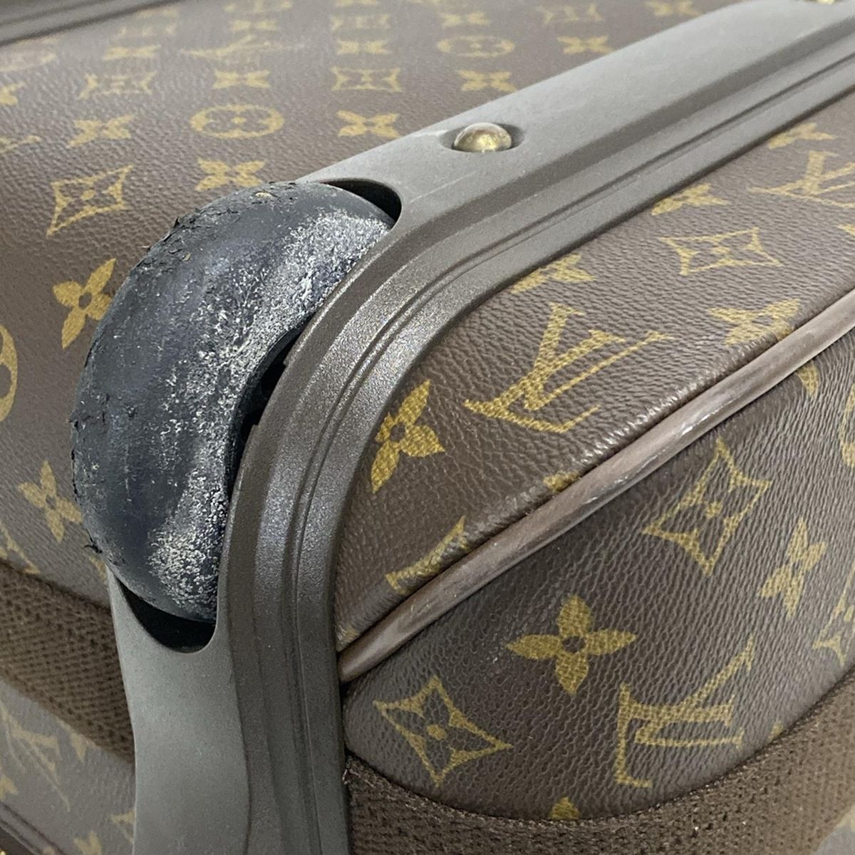 ルイヴィトン キャリーバッグ