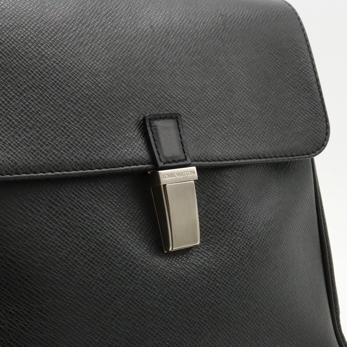 ※専用※ ルイヴィトン タイガ ヤランガ M30822 ショルダーバッグ 黒 LOUIS VUITTON ルイヴィトン ヤランガ ショルダーバッグ タイガ