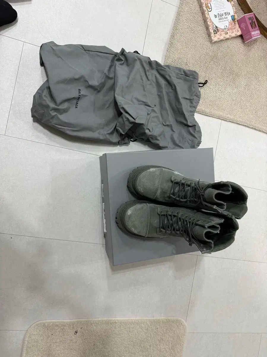 41 BALENCIAGA バレンシアガ コンバットブーツ カーキ