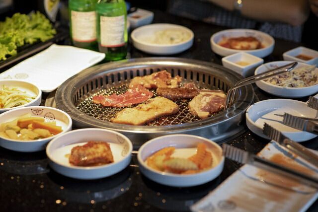 ギフト プレゼント クリスマス 父の日 家飲み 焼酎 リキュール 韓国焼酎 眞露 チャミスル すもも 13° 360ml瓶 1ケース20本入り 眞露　※関東・関西・中部地域は送料無料