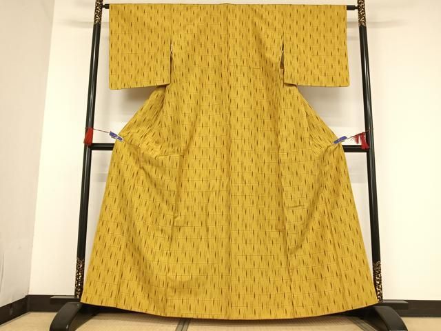 平和屋着物○上質な小紋 紬地 矢羽根文様 正絹 逸品 CAAV6775vf