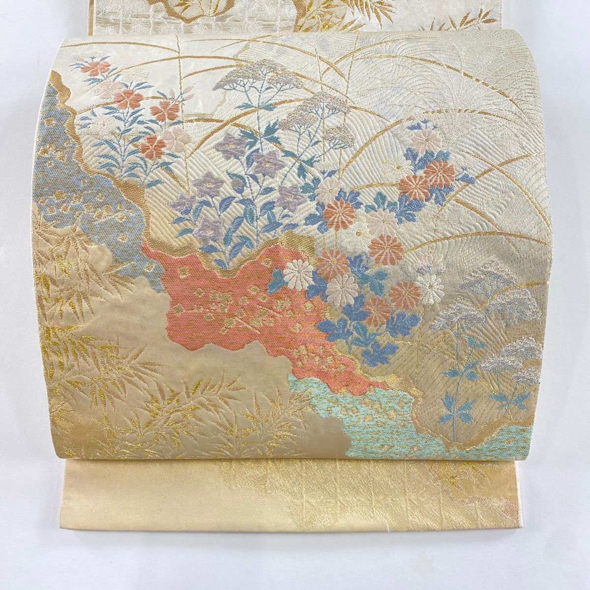 袋帯 秀品 じゅらく 落款 秋草 波 箔 唐織 金色 六通 正絹