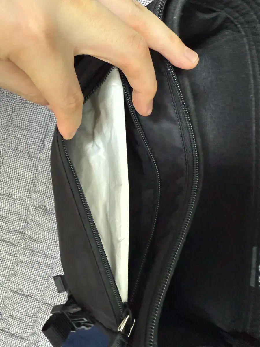 ショルダーバッグ ミディアム