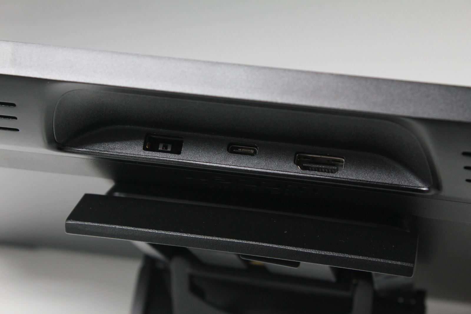 Wacom/Cintiq Pro 16/DTH167/15.6型/液晶ペンタブレット/スタンド付き 