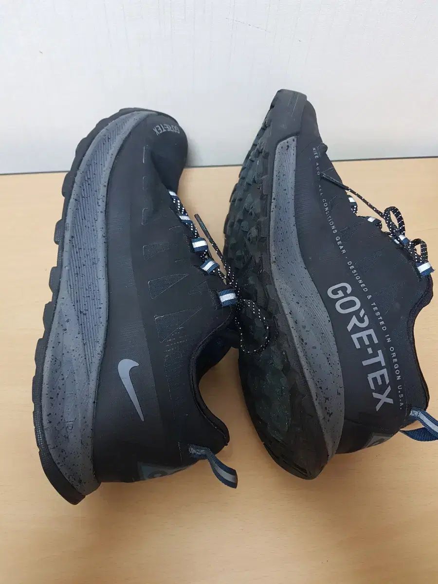 ナズ ゴアテックスブラック