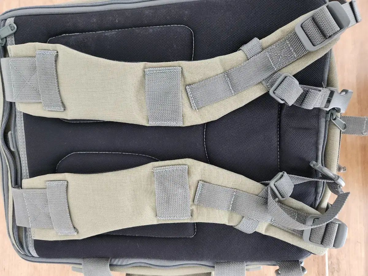 MAGFORCE マグフォース グリフィン 3 ウェイ オフィスバッグ ー カーキ forage
