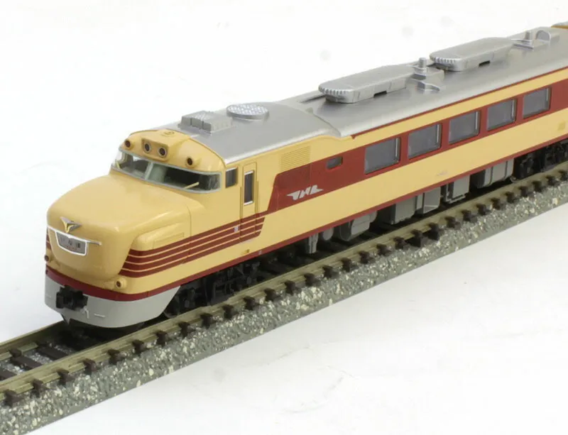 KATO キハ81系 キハ81系「いなほ・つばさ」とキハ82 900番台・キハ80初期形が入線しま