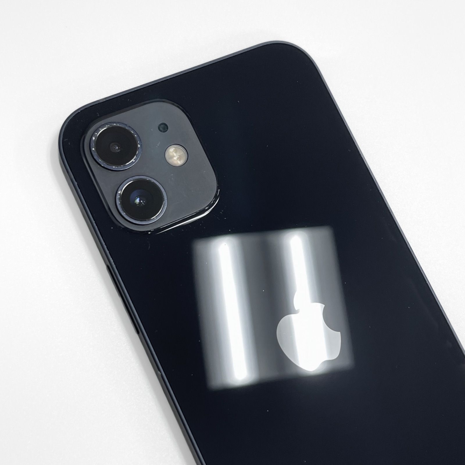 中古】iPhone12 64GB ブラック バッテリー80~85％ docomo iphone