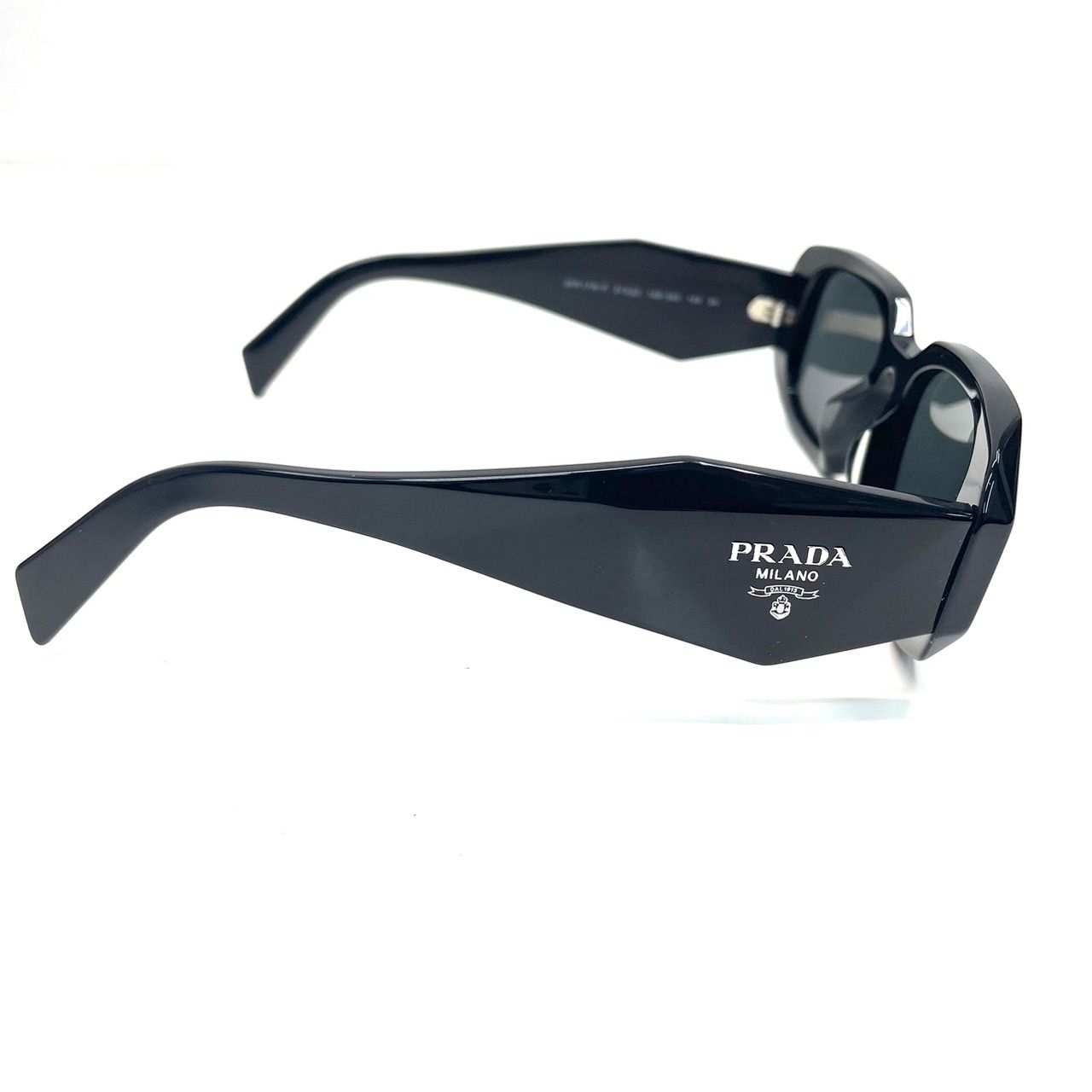 最安値100%新品PRADA　プラダ　サングラス　ブラック　人気モデル　国内正規品 サングラス/メガネ
