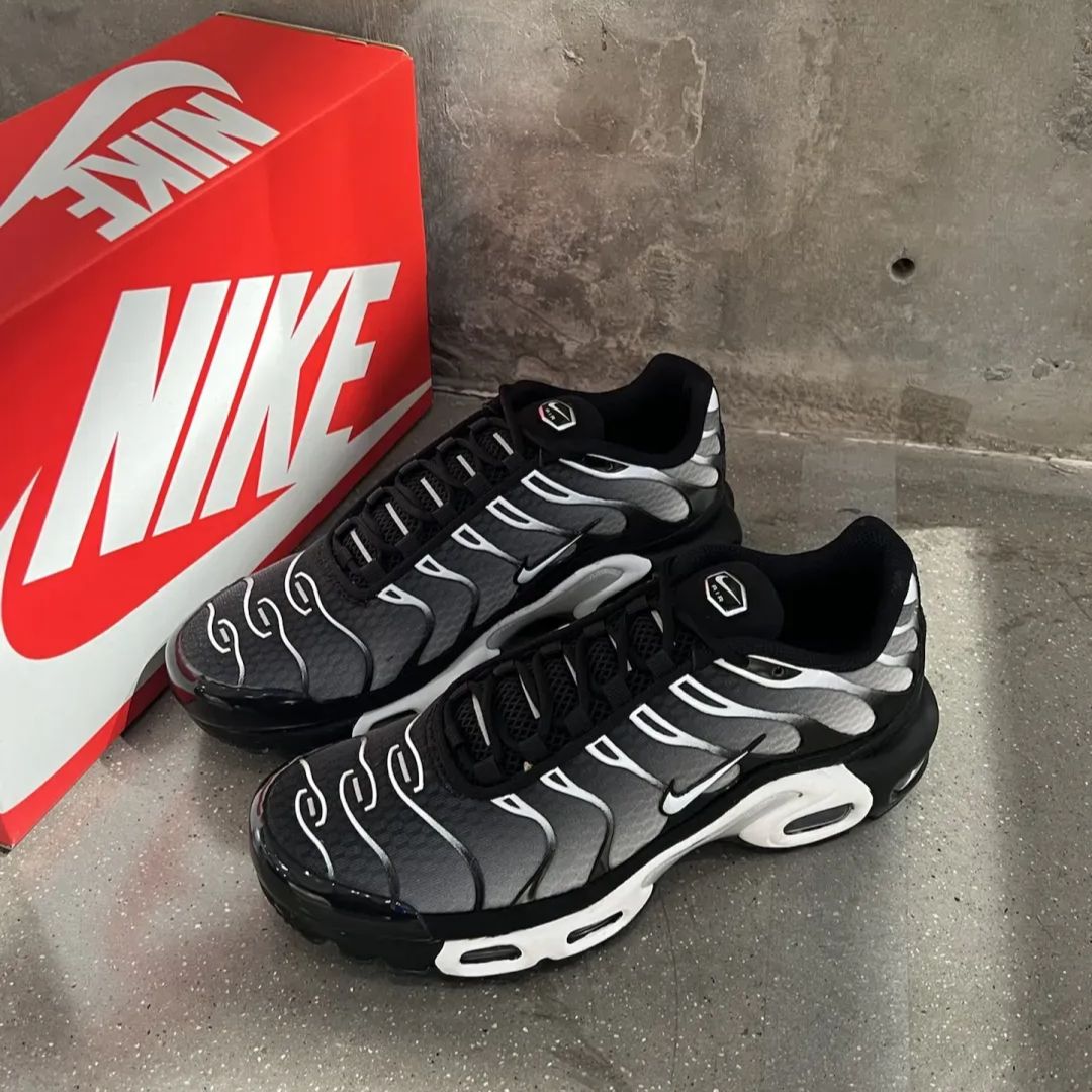 ナイキ nike air max plus メンズ スニーカー