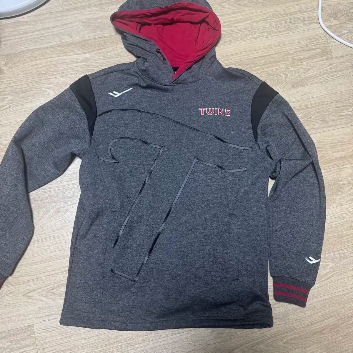 2025 LG TWINS アセンティック フード Tシャツ M 95サイズ