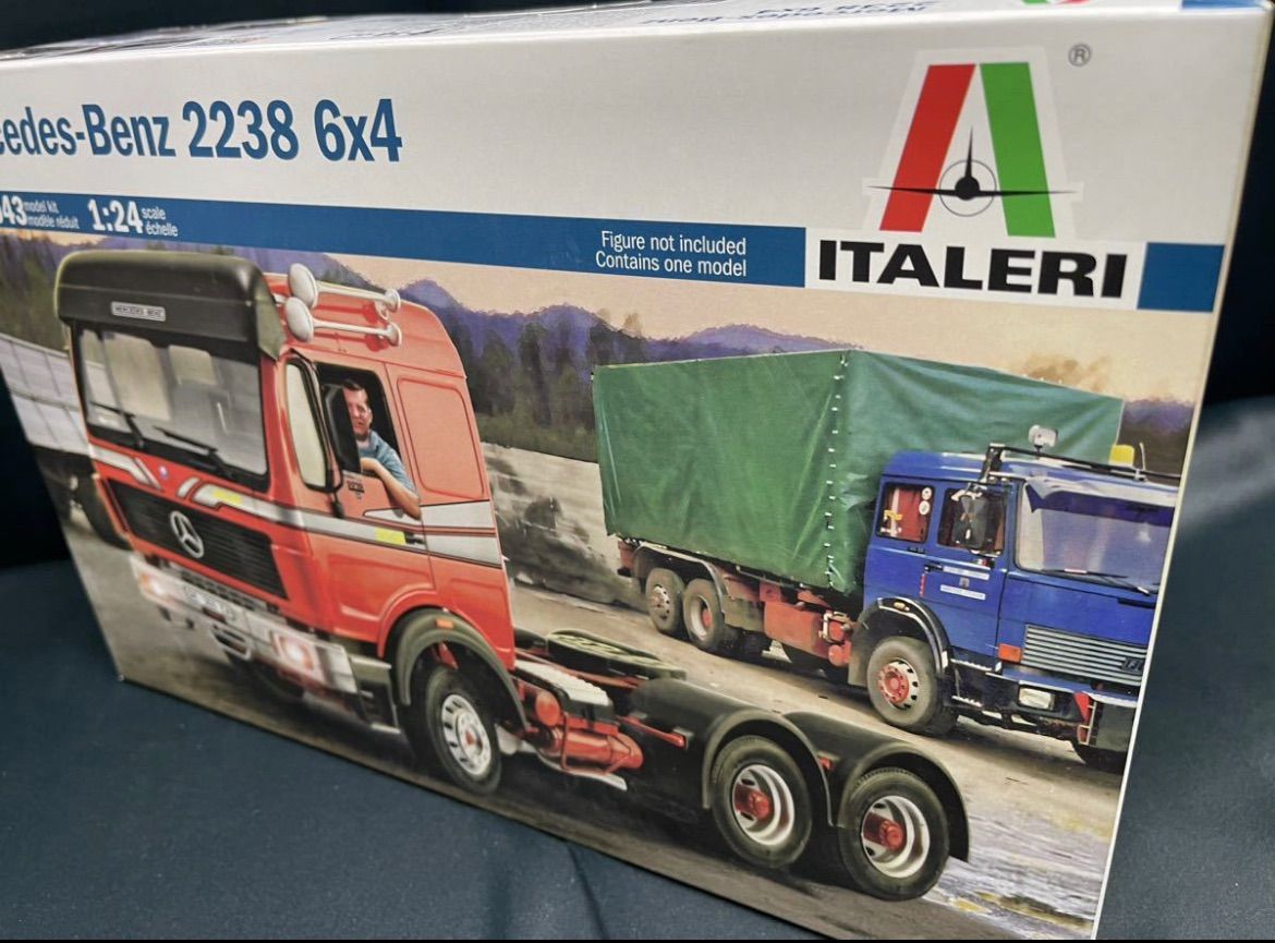 IT3943 イタレリ 1/24 メルセデス・ベンツ 2238 6×4 トラック
