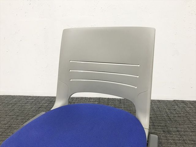 スタッキングチェア エレナ 背カバー無 オカムラ グレー ブルー MARWIL-DEMENAGEMENTS_CH