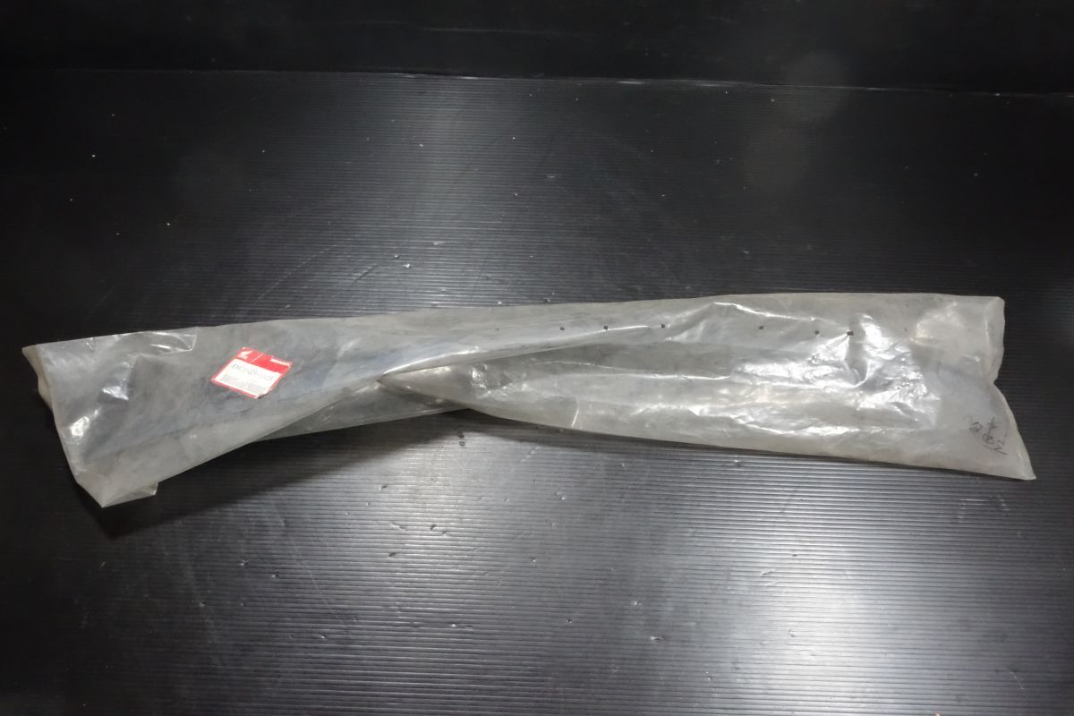 サイドカバー 左 83620-GZ5-000ZB ホンダ 純正 タクト AF24 TACT ♥ R20251006