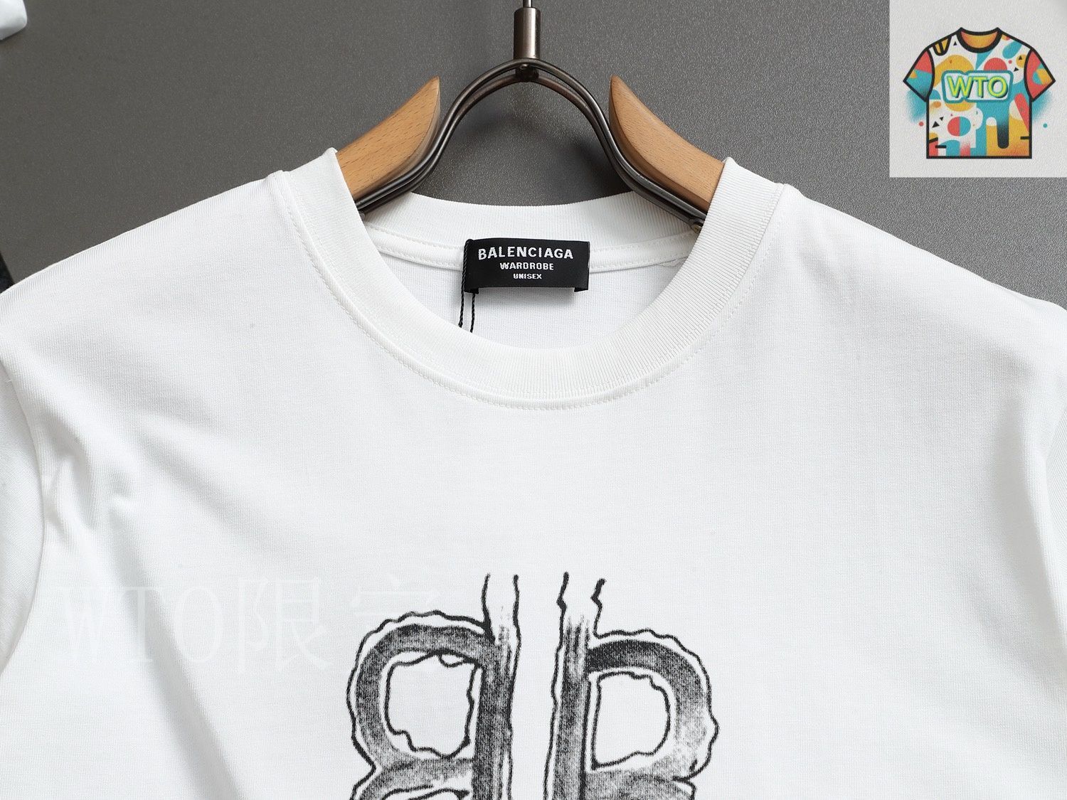 BALENCIAGA ( ◠·◠)ა専用　他の方のご購入はご遠慮ねがいます 今日WTO】Balenciaga 25SS Lock Button Silver Foil Logo T