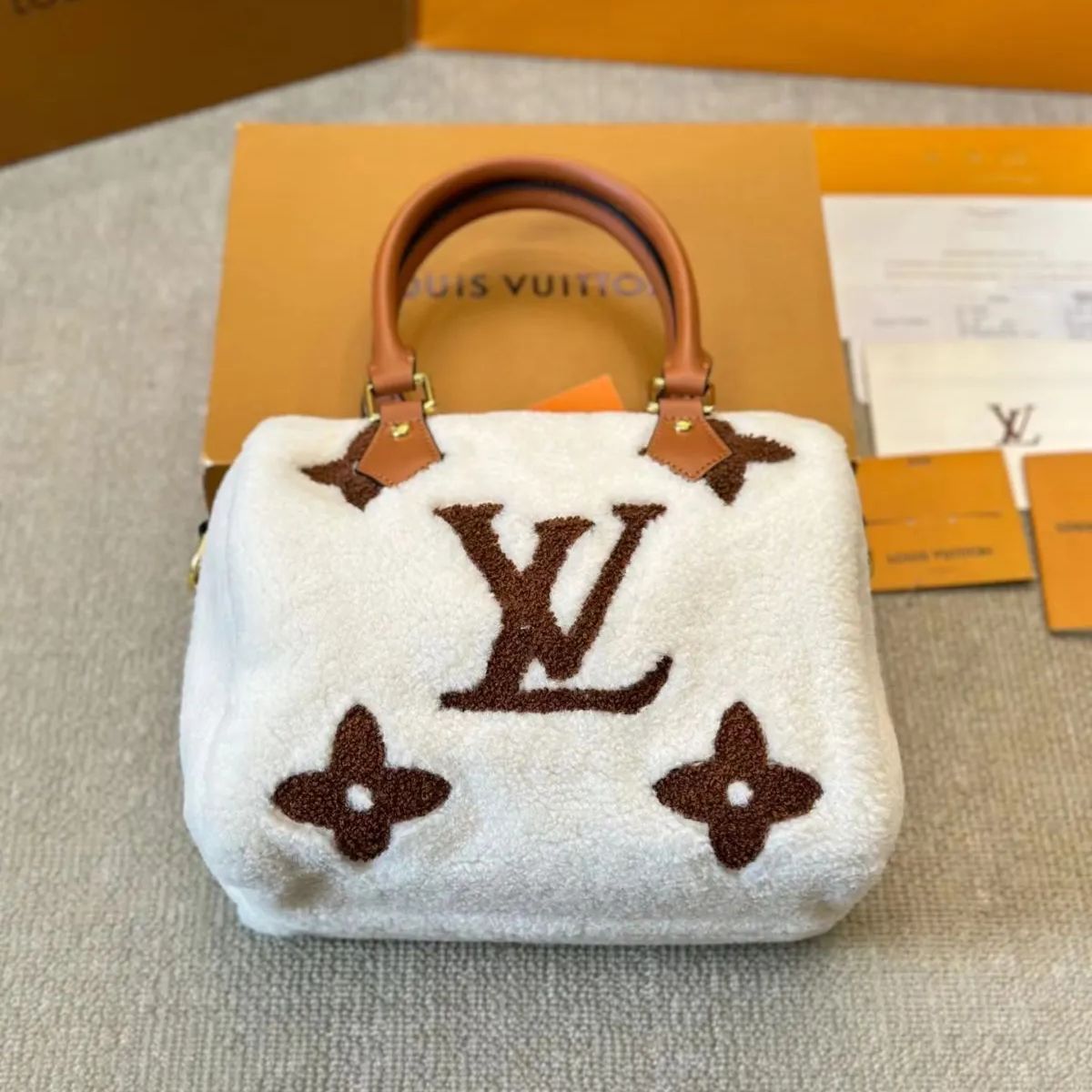 LOUIS VUITTON ショルダーバッグ ブラック