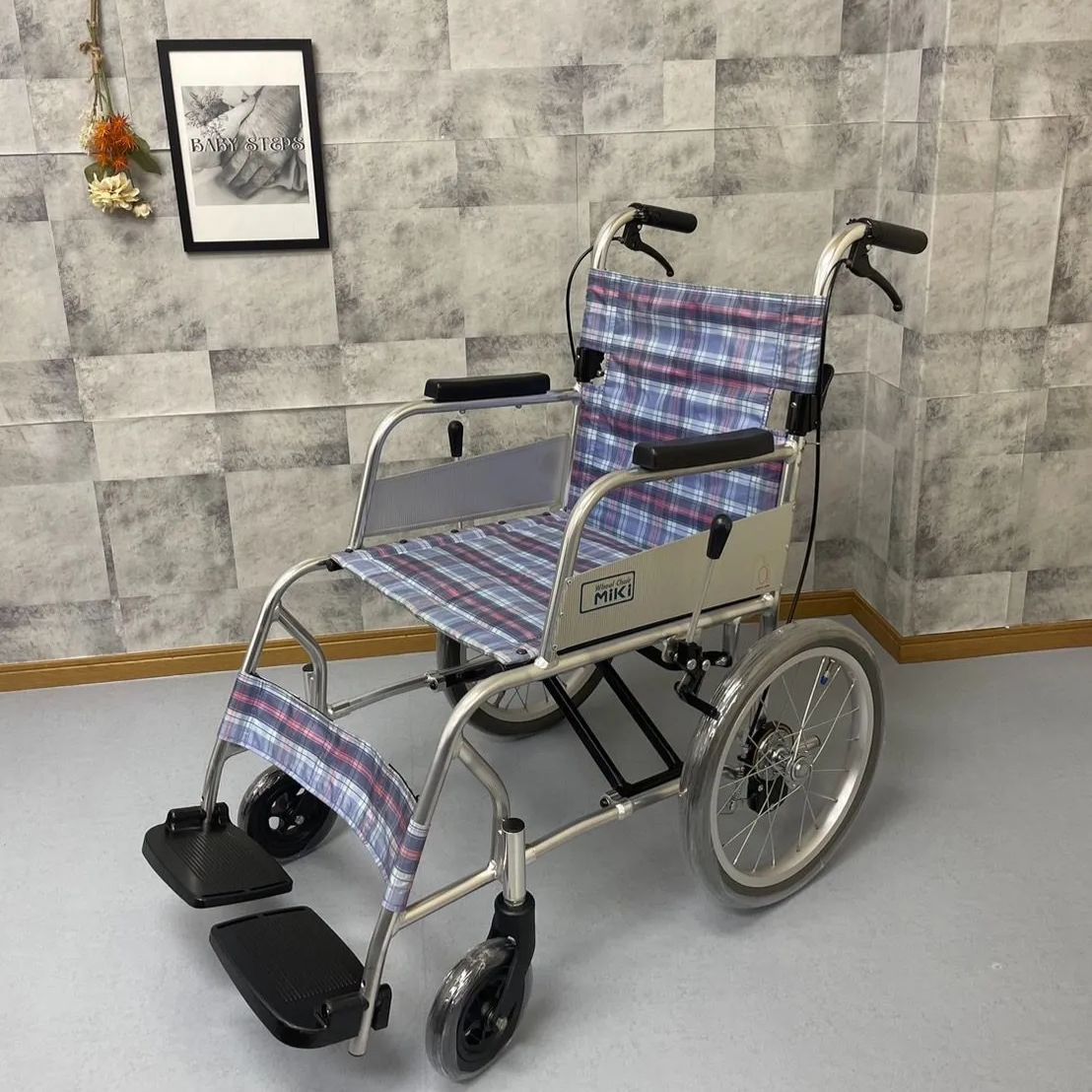 【買付価格】Miki　介助用　超軽量　車椅子　MC-43SK 自助具・リハビリ用品