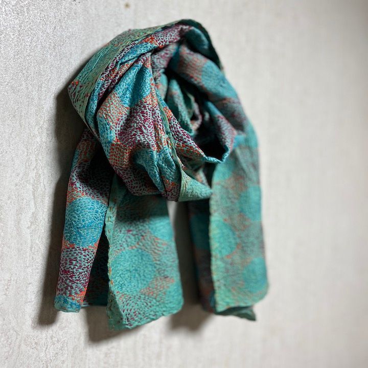 インド】オールドサリー カンタ刺繍 リバーシブルストール マルチ