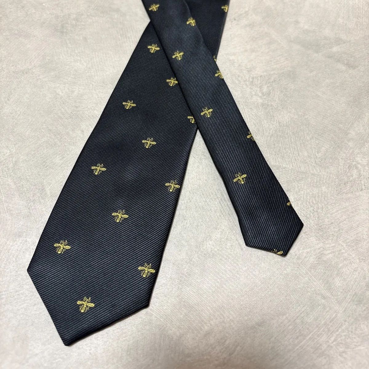 美品 GUCCI グッチ シルク 100％ ブラック ハチ 蜂 bee GUCCI グッチ 財布 蜂 bee