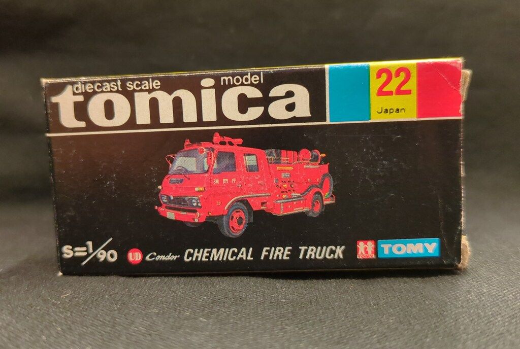 トミー トミカ黒箱日本製 UD コンドル 化学消防車/赤/裏板No.22
