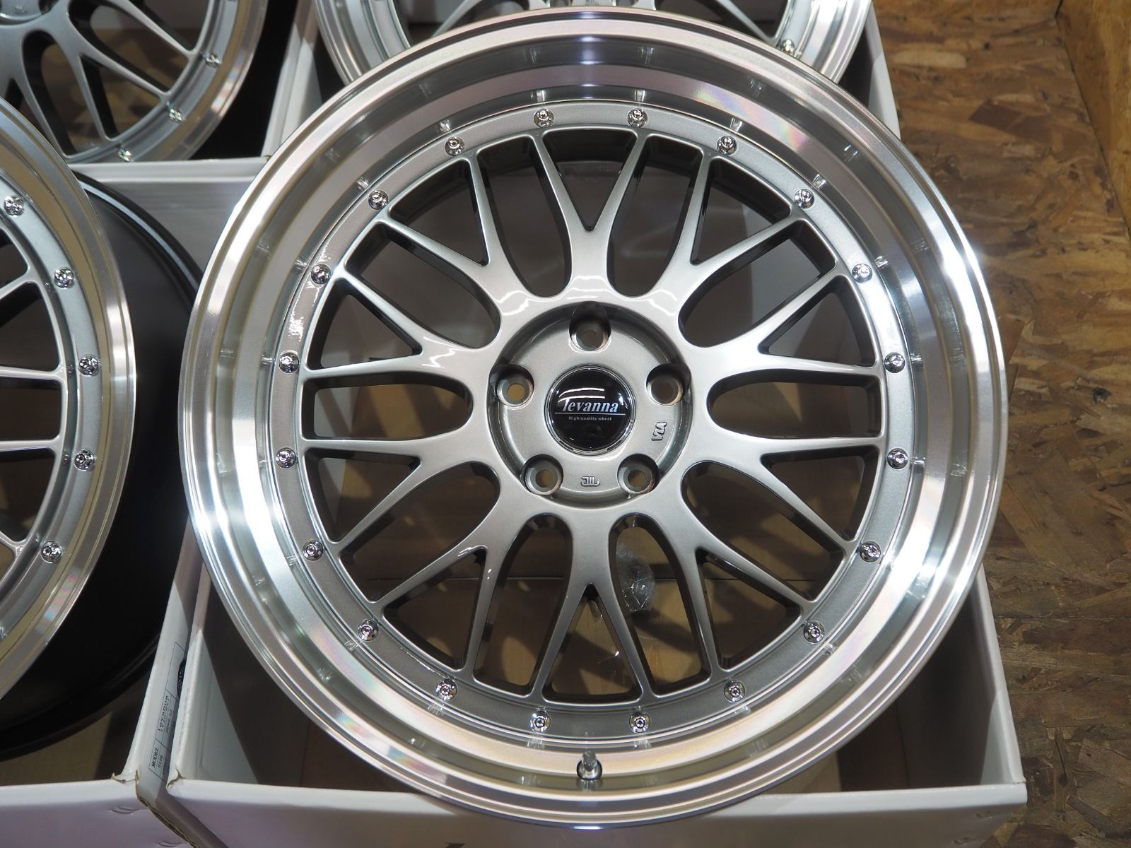 levanna V10-EX