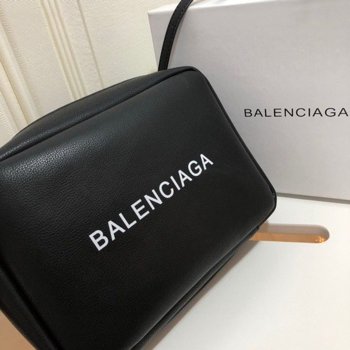 バレンシアガ BALENCIAGA ショルダーバッグ