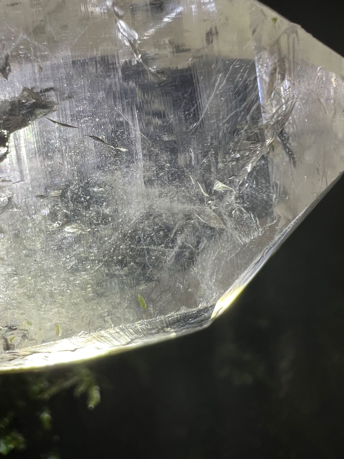 龍脈の精髄 ― 水晶 「純白の守護と浄化の光」 宮崎県産 保護