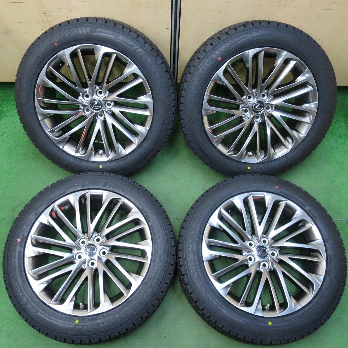 新車外し タイヤ 24年 センサー付 レクサス RX バージョンL 純正 235 55R20 スタッドレス グッドイヤー アイスナビ SUV PCD114.3 5H 4120608イス