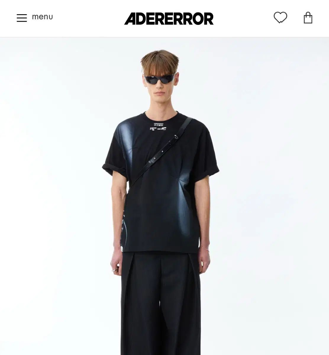 関税込 ADERERROR アーダーエラー Nowia Tシャツ 黒 Ader Error Nowia ジャージー Tシャツ | ブラック | FARFETCH JP