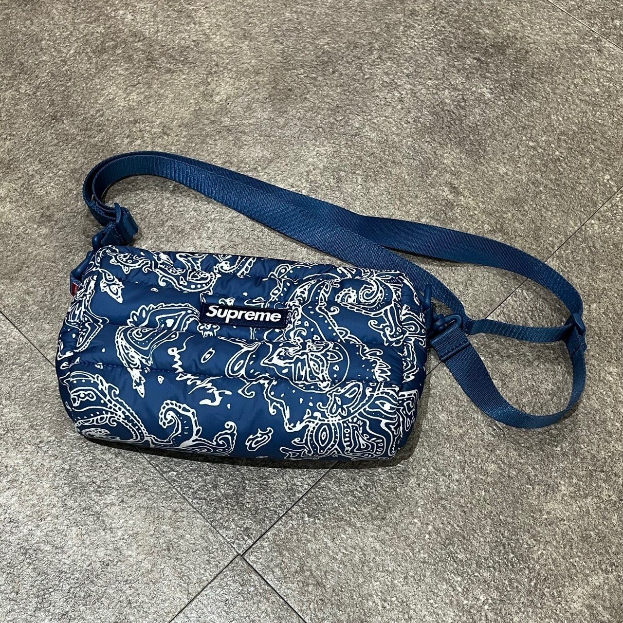 国内正規 Supreme 22AW Puffer Side Bag バンダナ パファーサイド  