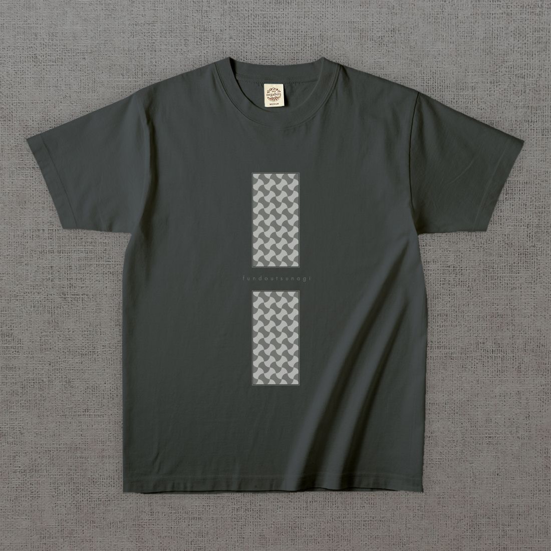 和柄Tシャツ　分銅繋ぎ -墨・角-