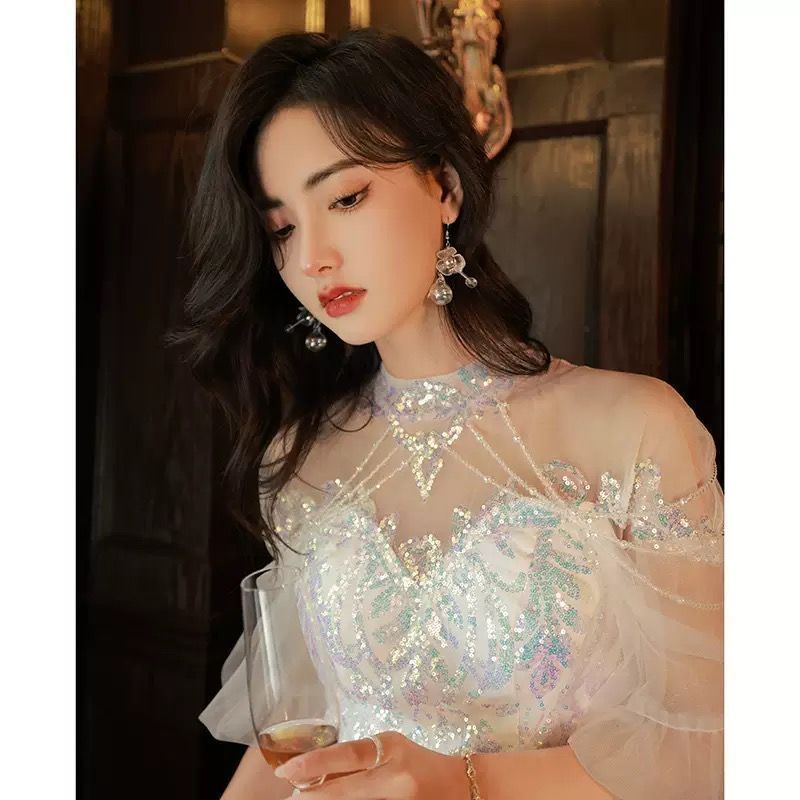 スパンコールにビジューが美しい ショール付きイブニングドレス 新品 未使用】オーロラのスパンコールにビジューが美しい
