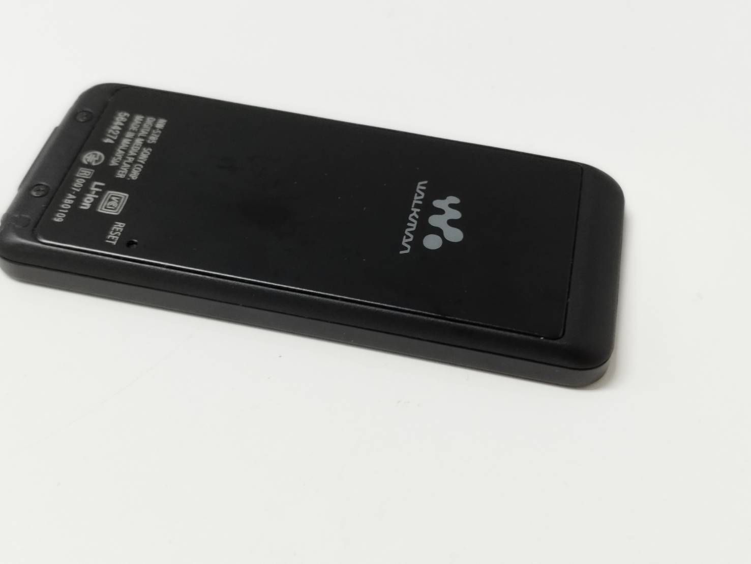 【美品　バッテリ良好】SONY ウォークマン　NW-F885 16GB ブラック Amazon.co.jp: SONY ウォークマン Fシリーズ 16GB ブルー NW