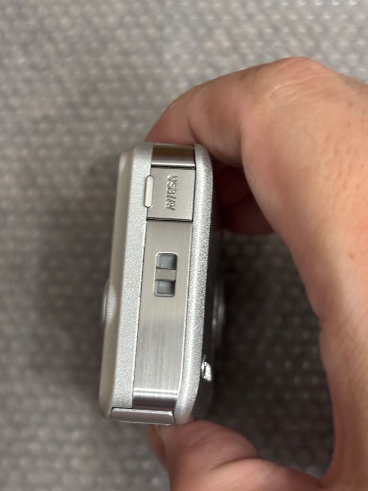 【極美品】CASIO EXILIM EX-Z85 シルバー　動作確認済 Amazon | CASIO デジタルカメラ EXLIM ZOOM EX-Z85 シルバー EX-Z85SR