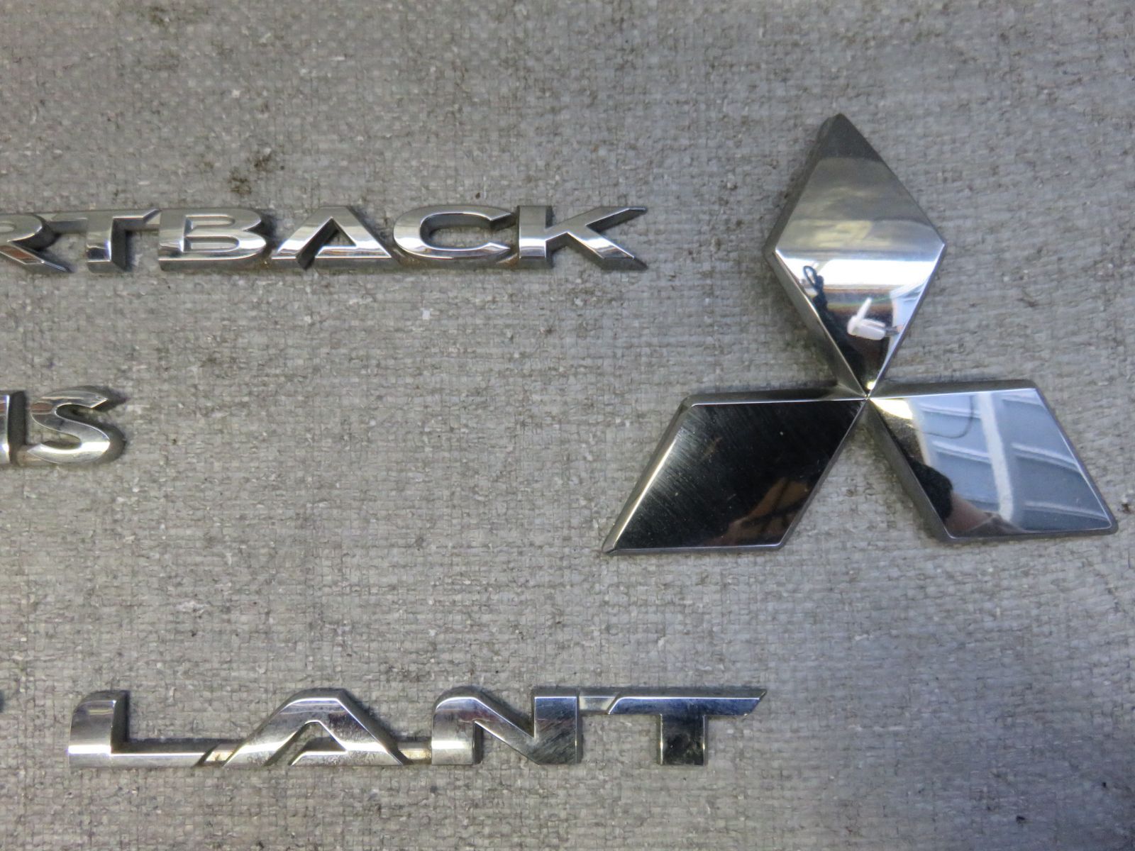 TRIUMPH 旧エンブレムとグリップセット zxエンブレムセット TRIUMPH 旧エンブレムとグリップセット TRIUMPH 旧