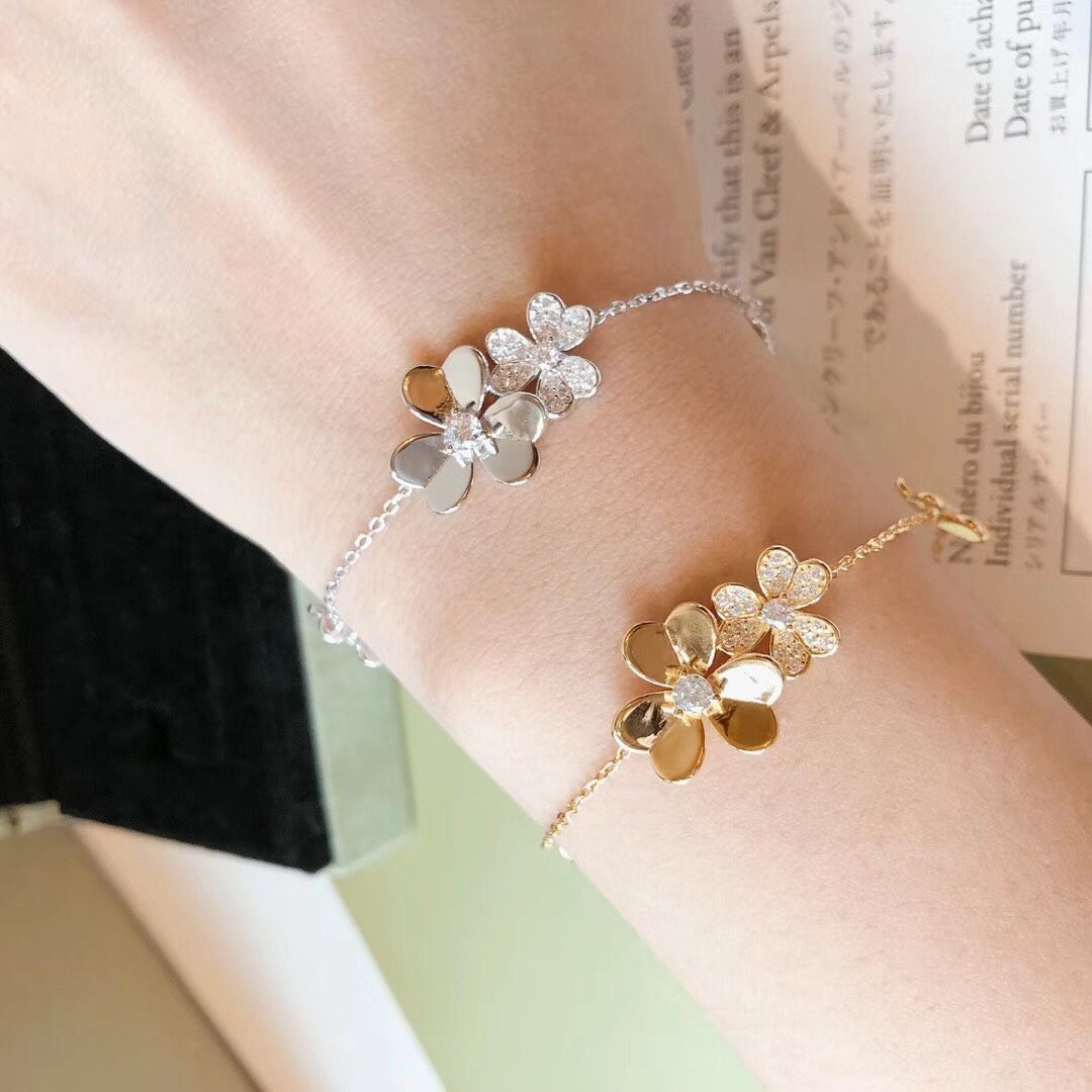 フラワー　アルハンブラ　ブレスレット　グリーン Van Cleef & Arpels ヴィンテージ アルハンブラ 5モチーフ