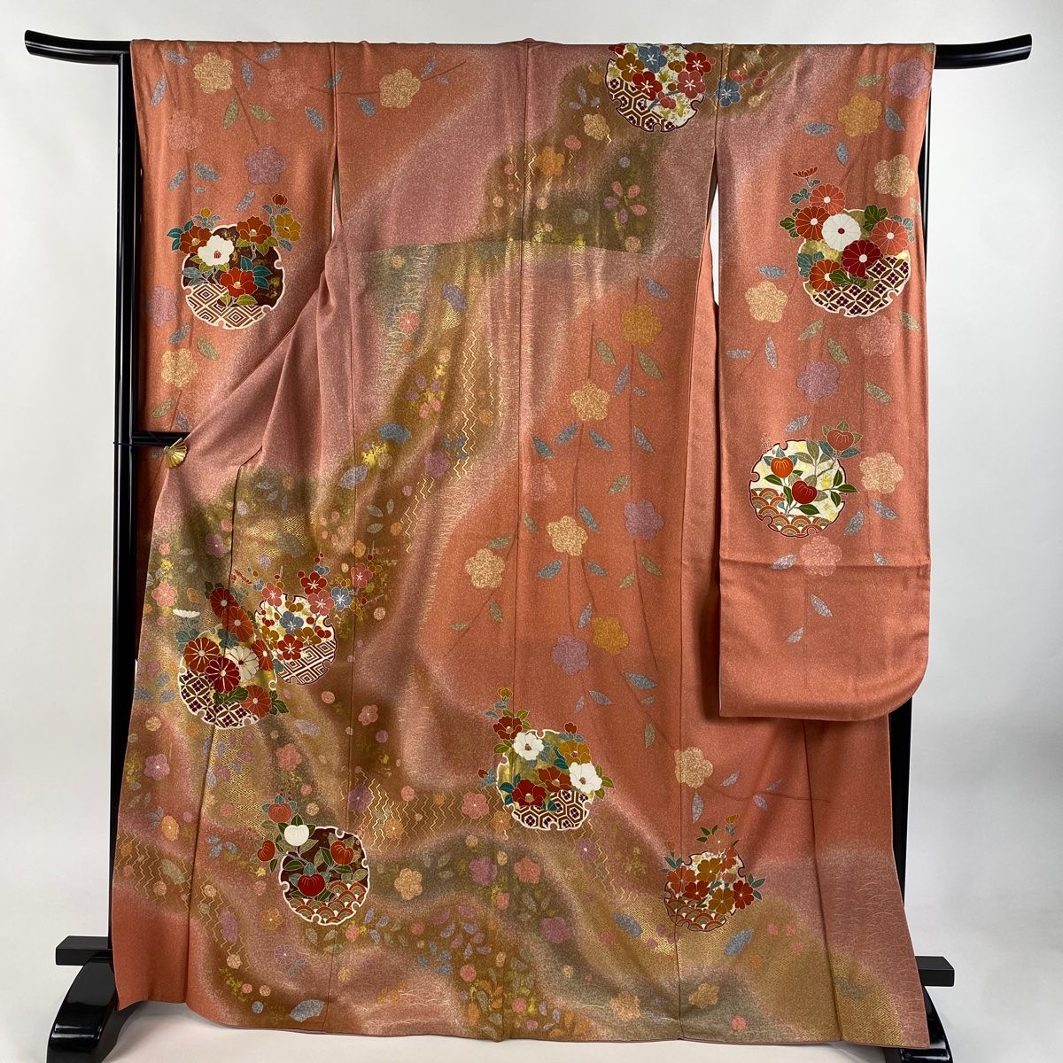 振袖 身丈168cm 裄丈66cm M 袷 雪輪 草花 金糸 金彩 サーモンピンク 正絹 名品