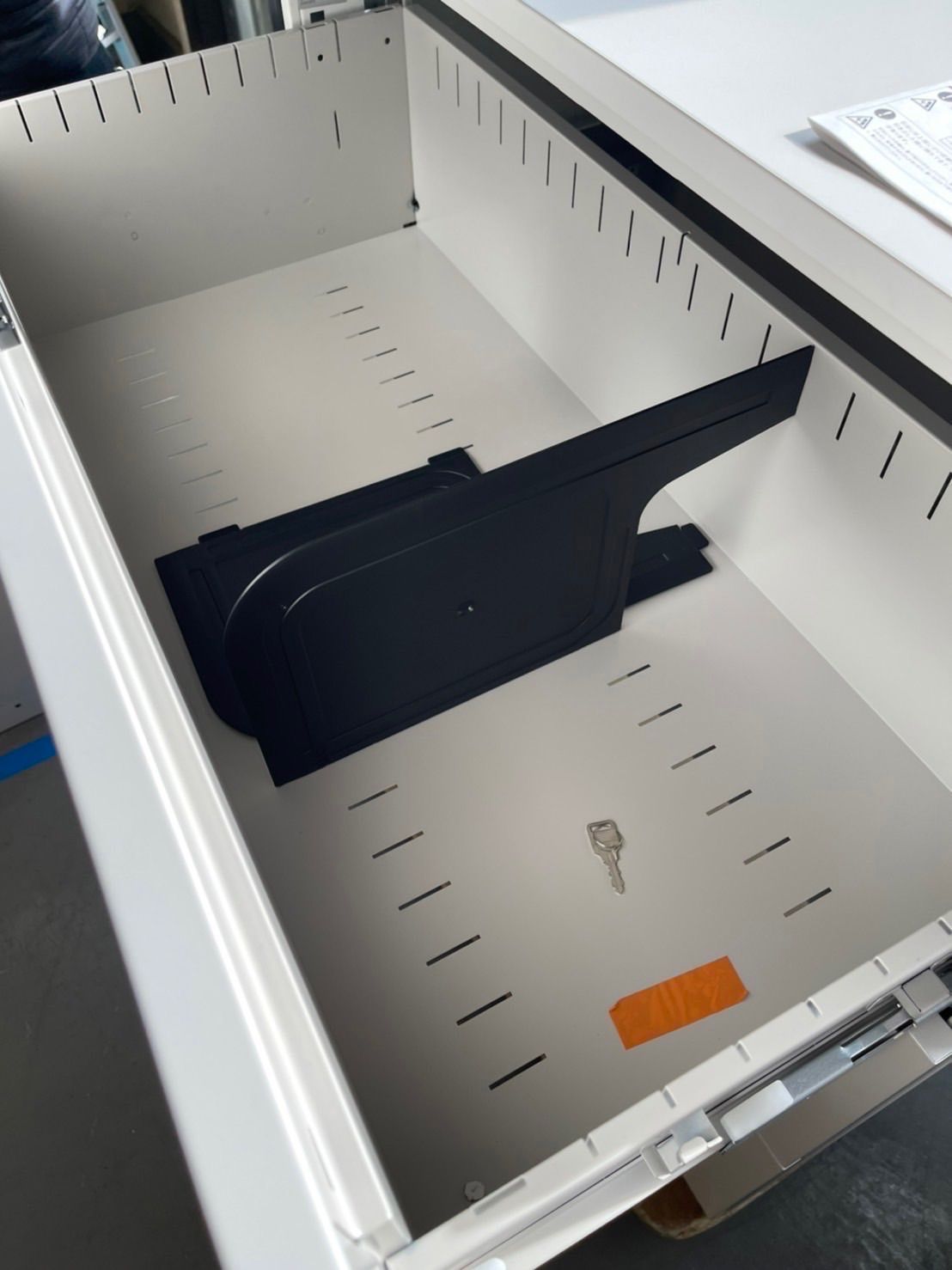 オフィス収納 3段キャビネット ホワイト 鍵付き